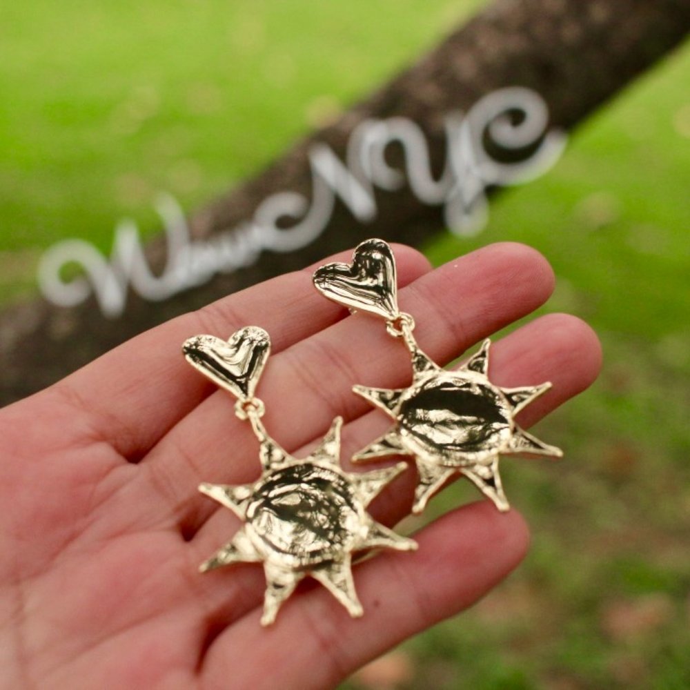New Anthropologie Gold Heart Sun Drop Earrings - Picture 9 of 9